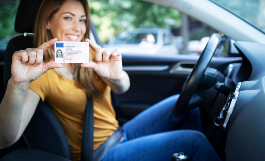 ¿Qué Incluye el Precio de una Autoescuela y Qué Debes Preguntar Antes de Matricularte